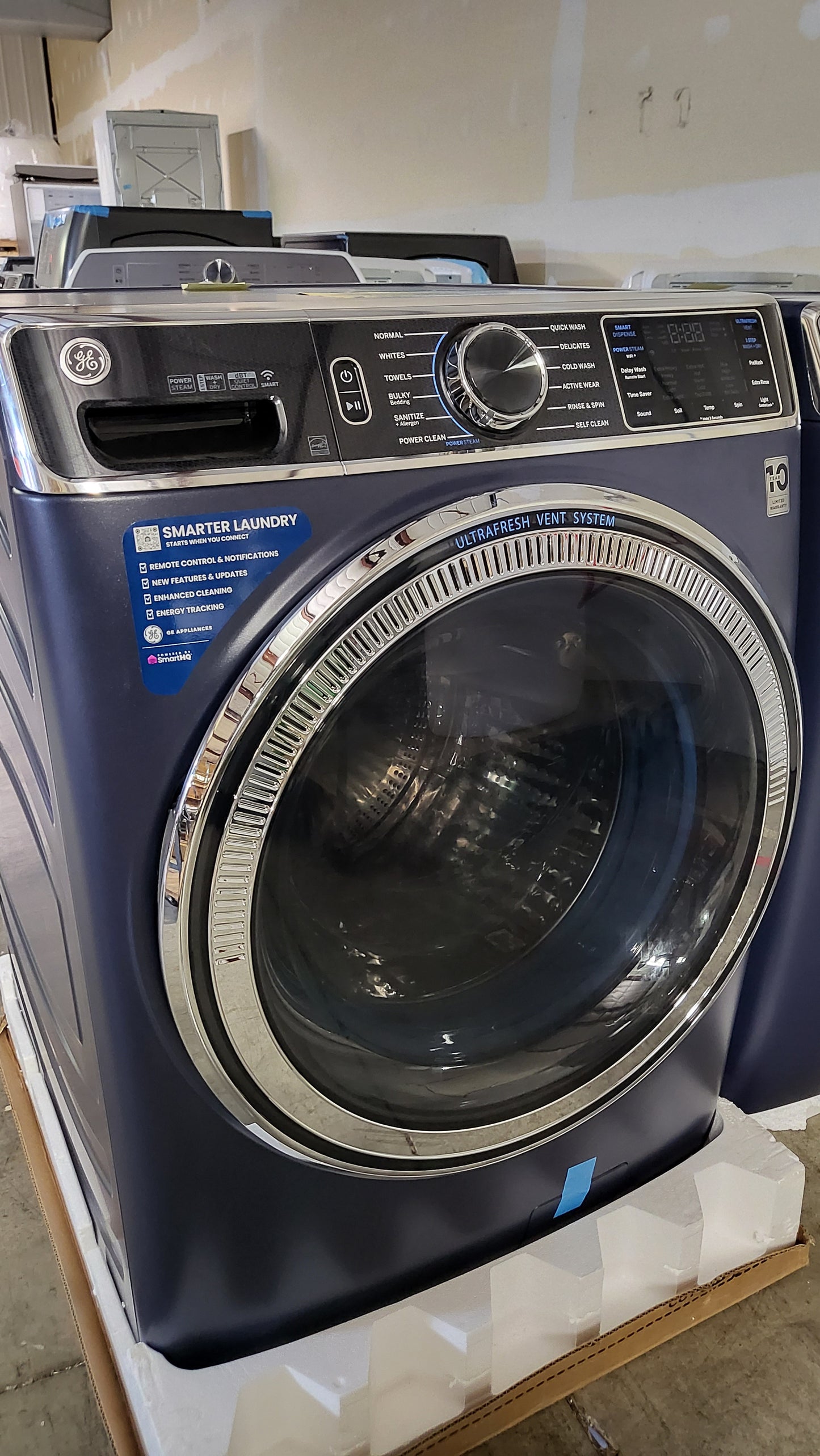 GE ENERGY STAR 5.0 cu. ft. Capacity Smart Front Load Steam Washer - GFW850SPNRS