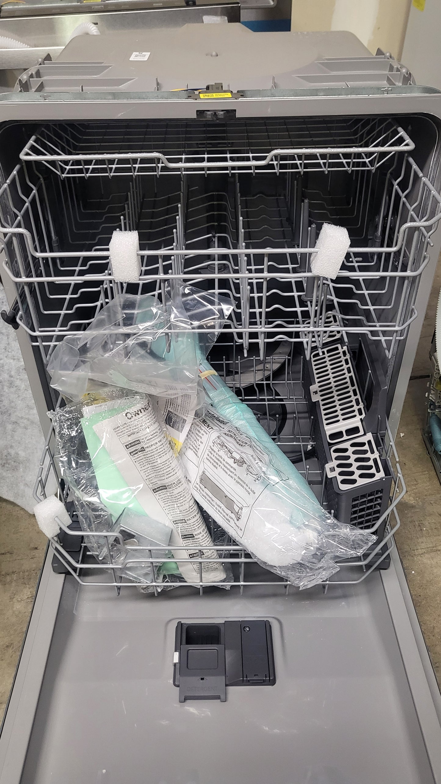 GE ENERGY STAR Top Control with Plastic Interior Dishwasher - GDT630PYRFS