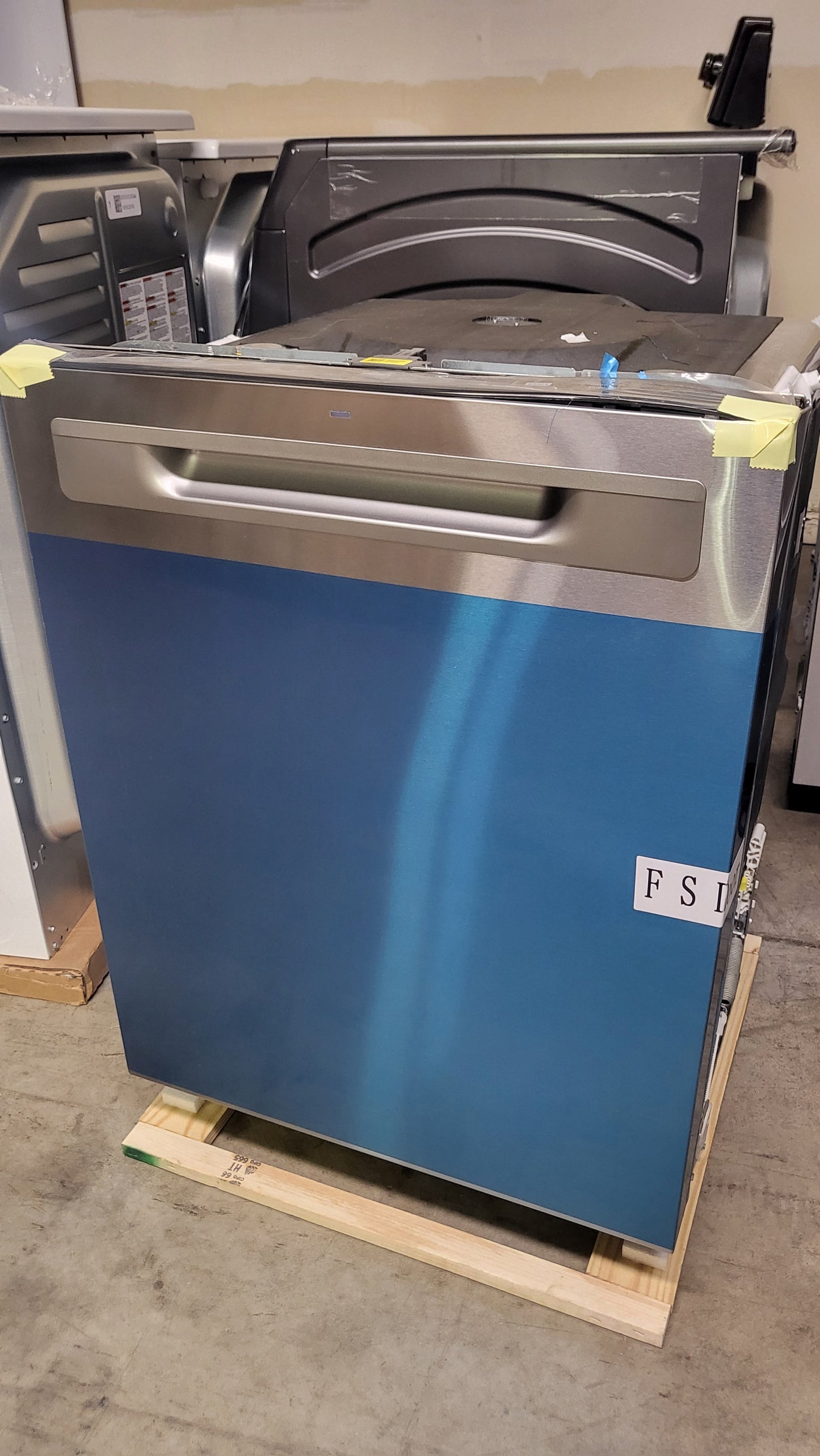 GE ENERGY STAR Fingerprint Resistant Top Control Dishwasher - GDP670SYVFS