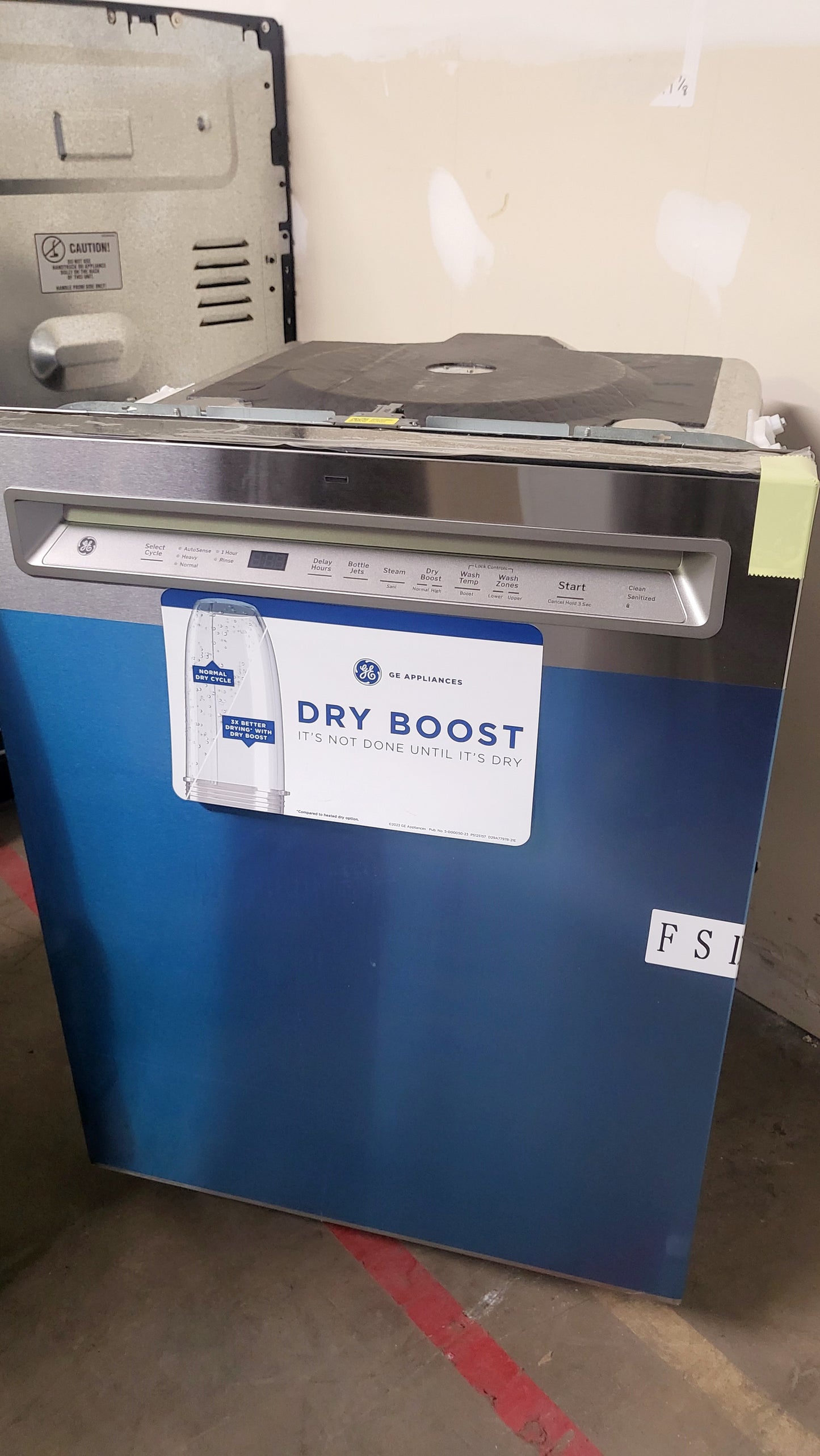 GE ENERGY STAR Front Control with Dishwasher - GDF650SYVFS