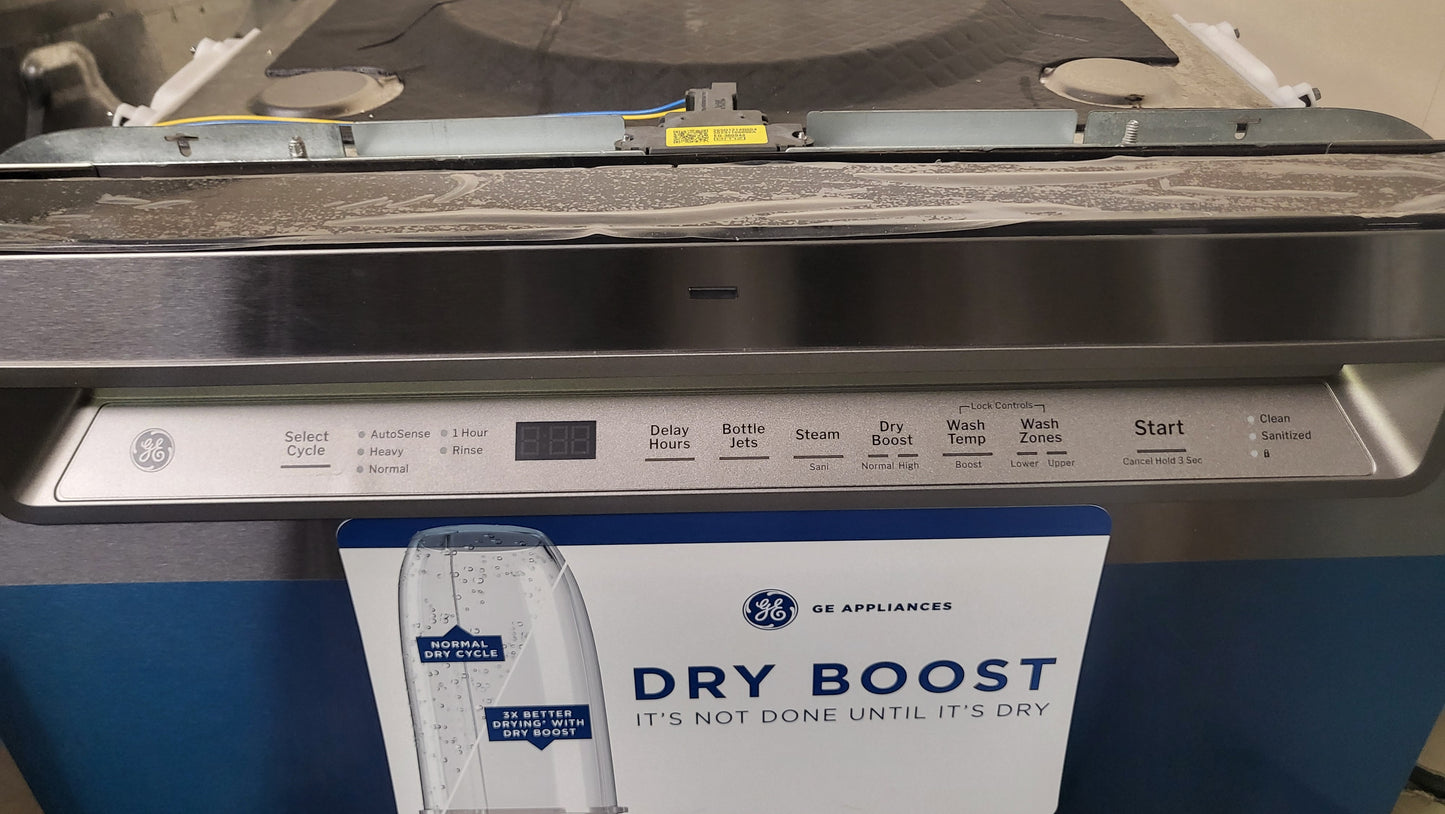 GE ENERGY STAR Front Control with Dishwasher - GDF650SYVFS