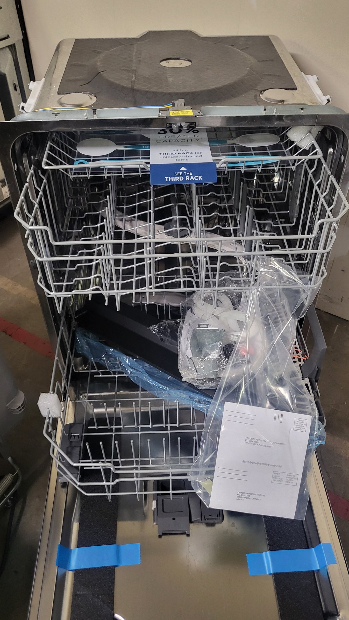 GE ENERGY STAR Front Control with Dishwasher - GDF650SYVFS