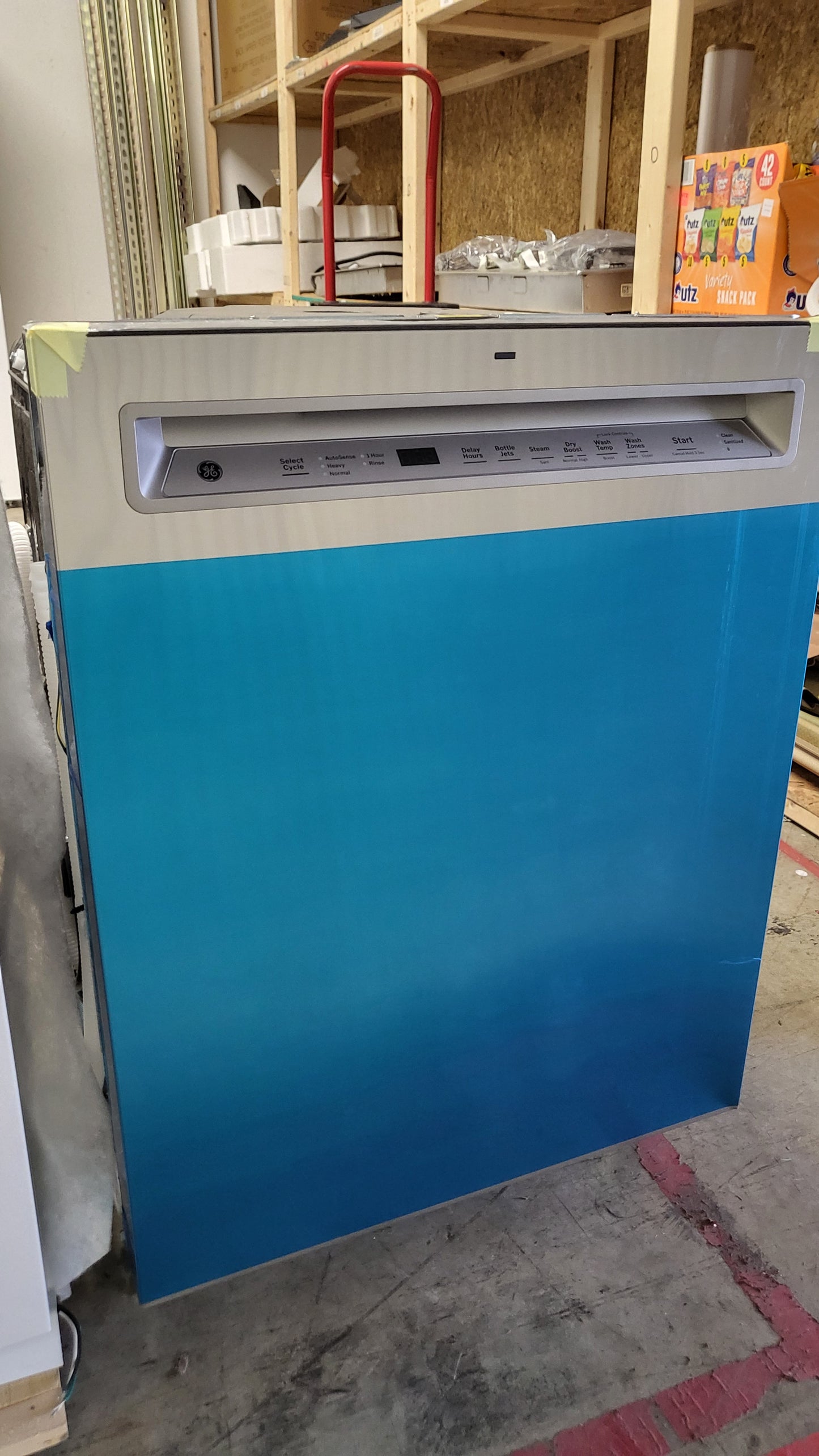 GE Front Control with Stainless Steel Interior Dishwasher - GDF670SYVFS