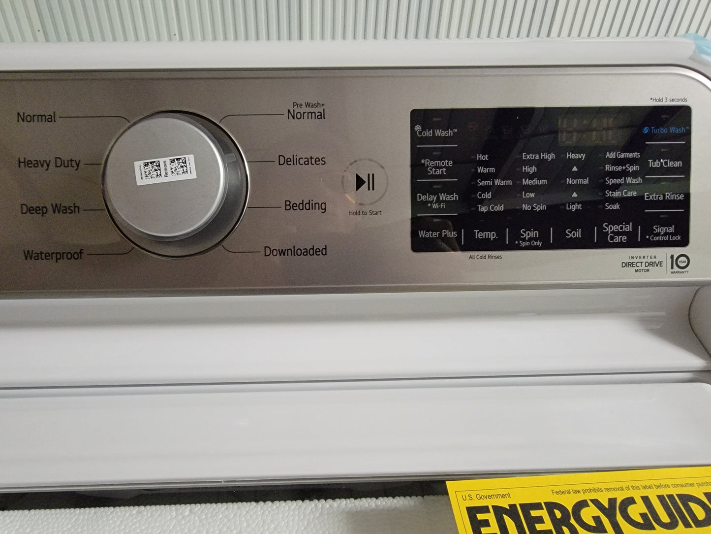 LG TurboWash3D 5.5 cu ft High Efficiency Smart Top-Load Washer & LG EasyLoad 7.3 cu ft Smart Gas Dryer Set (White) ENERGY STAR - WT7400CW/DLG7401WE
