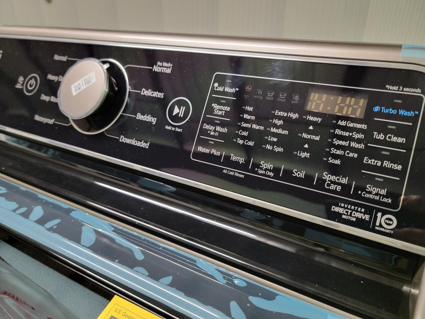 LG TurboWash 5.5 cu ft Mega Capacity Top-Load Washer - WT7400CV