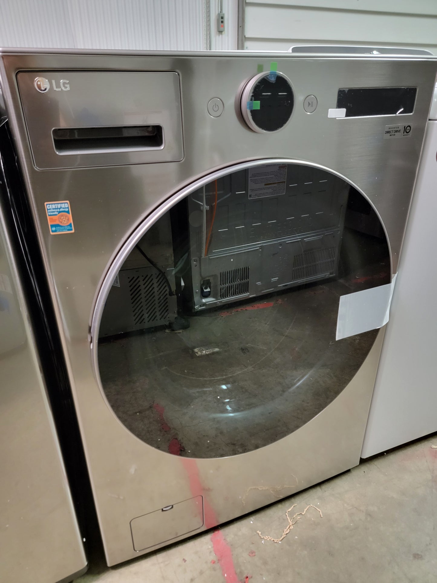LG TurboWash 360 4.5 cu ft High Efficiency Steam Cycle Smart Front-Load Washer in Graphite Steel ENERGY STAR - WM5500HVA