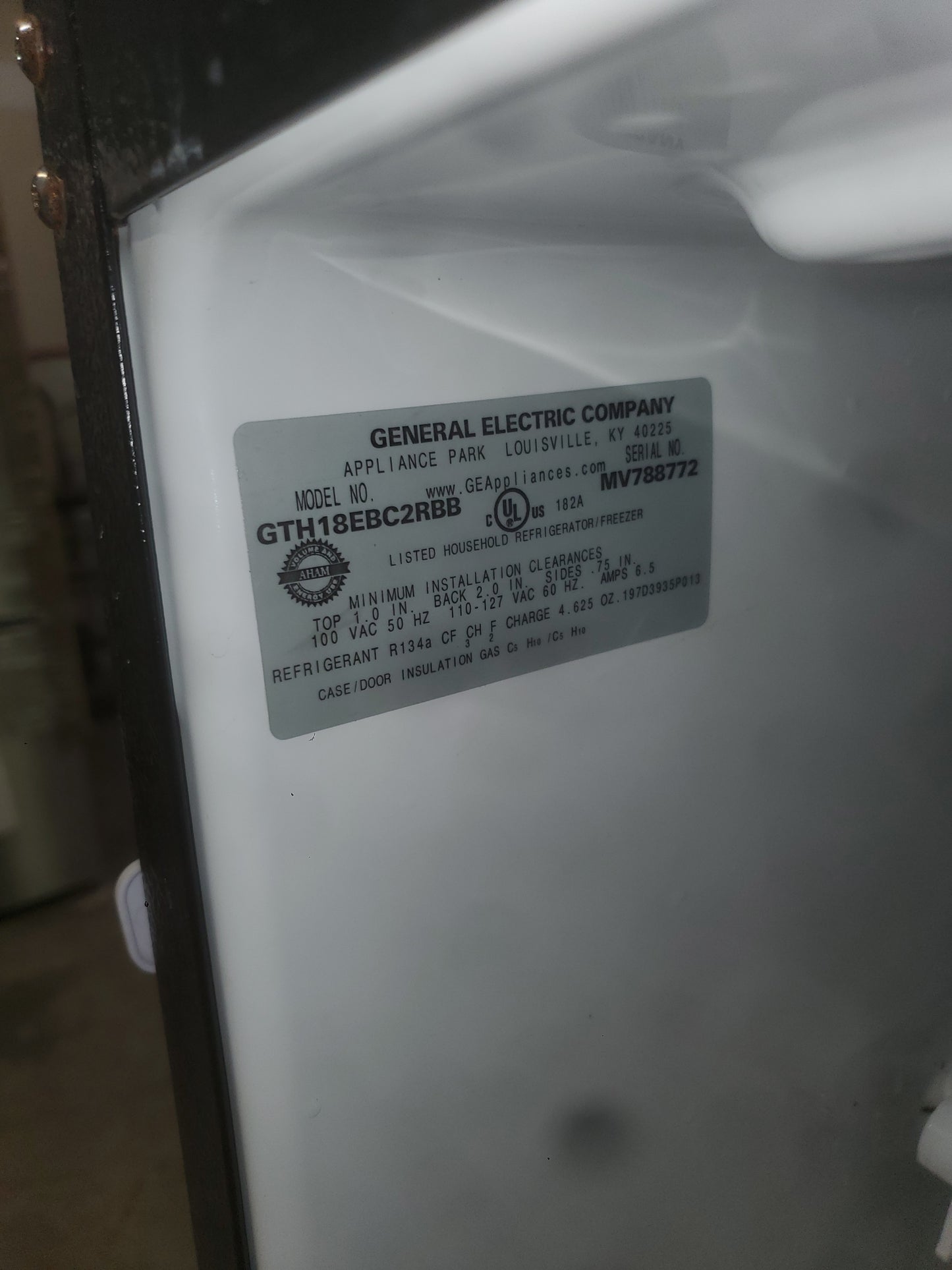 GE 18.1 Cu. Ft. Top-Freezer Refrigerator ENERGY STAR - GTH18EBCBB