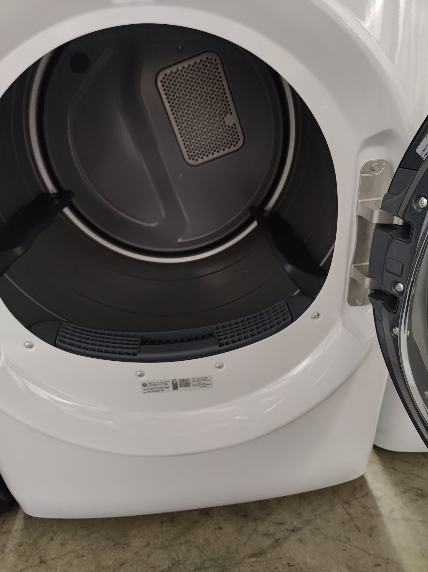 GE 7.8Cu Smart Front Load Electric Dryer with Sanitize, Wrinkle Care & EcoDry - GFD55ESSNWW
