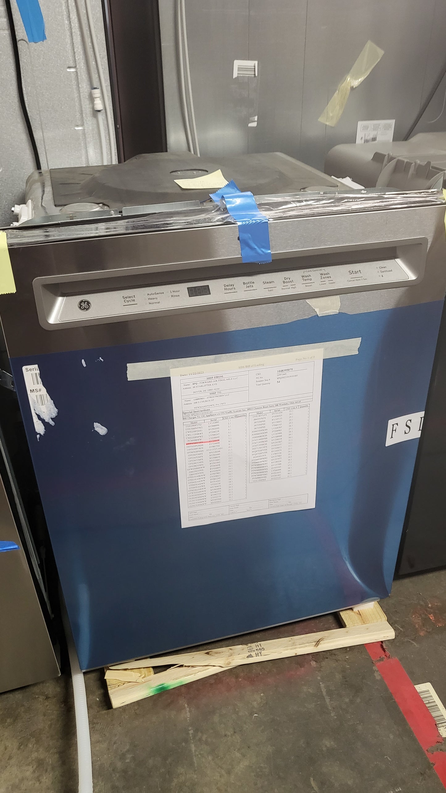 GE Fingerprint Resistant Front Control Dishwasher - GDF670SYVFS