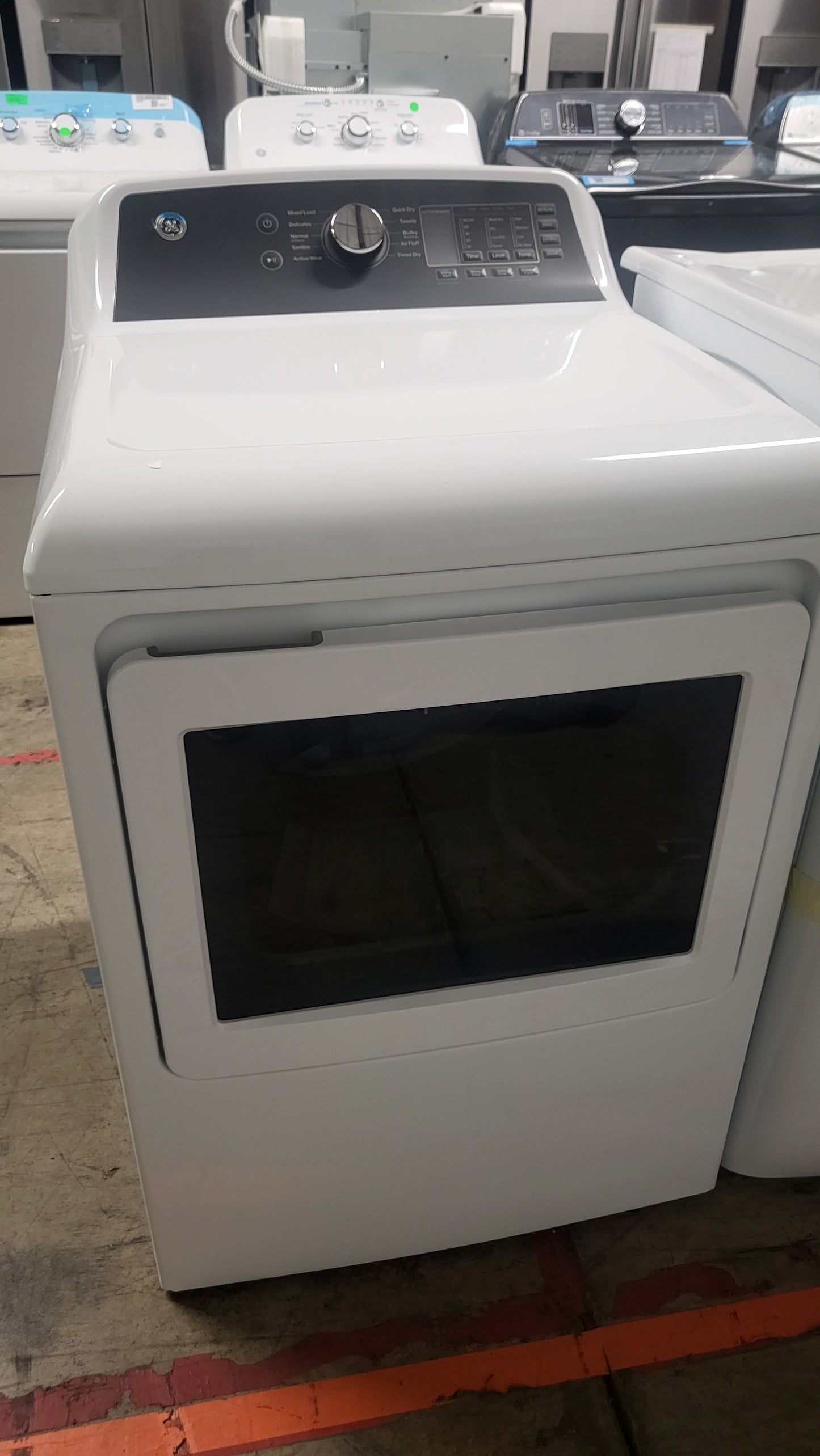 GE 7.4 cu. ft. Capacity with Sensor Dry Gas Dryer - GTD58GBSVWS