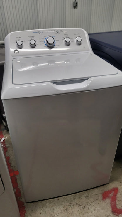 GE  4.6 cu. ft. Capacity Washer with Stainless Steel Basket - GTW540ASPWS