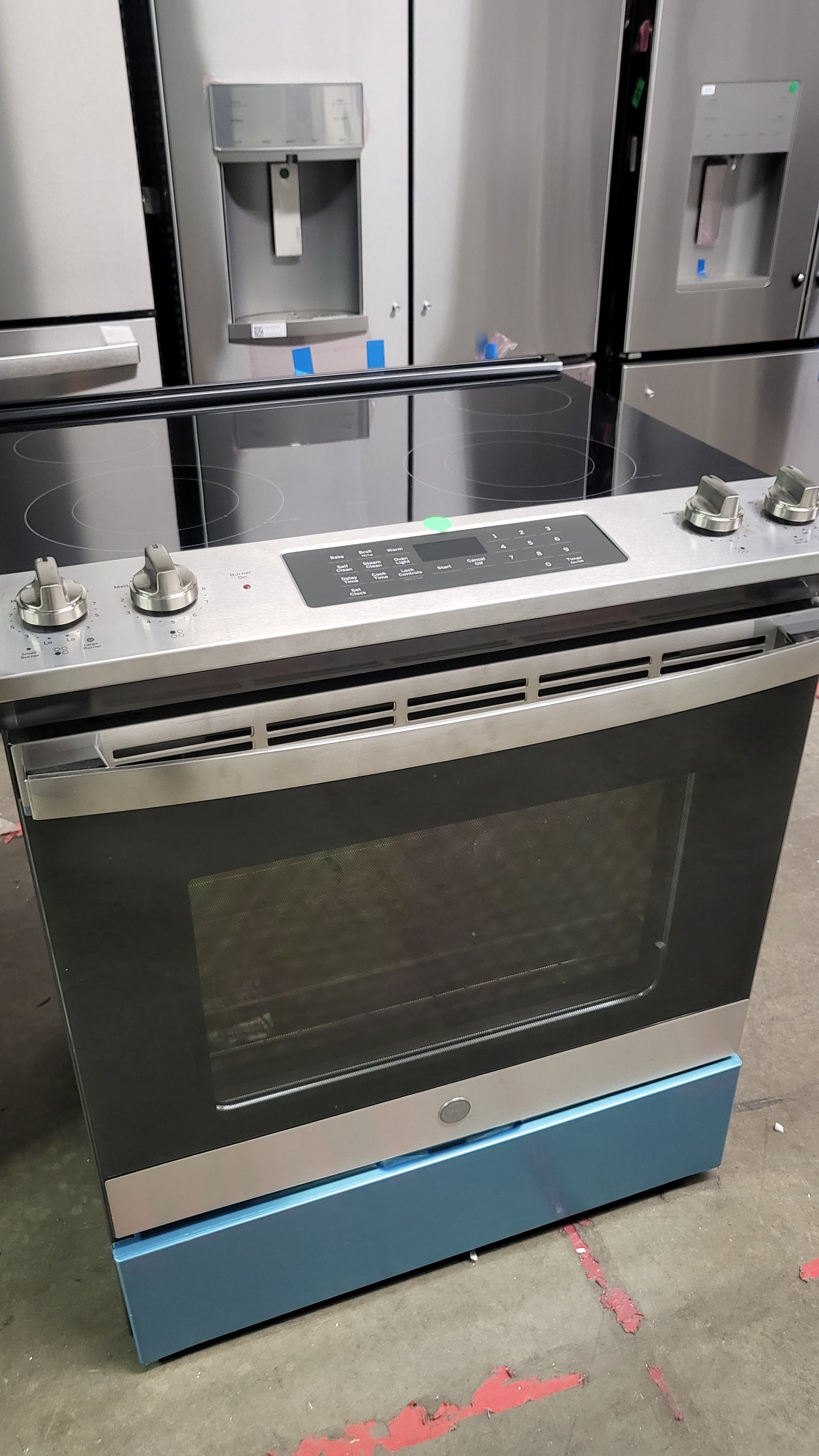 GE 30" Slide-In Electric Range - JS645SLSS