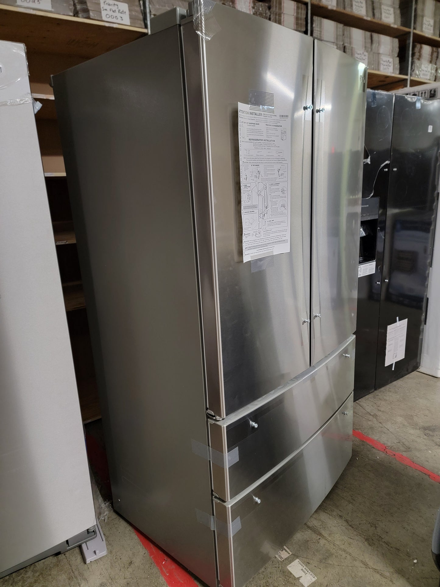 LG 22.7 cu ft 4-Door Counter-Depth French Door Refrigerator  - LMWC23626S