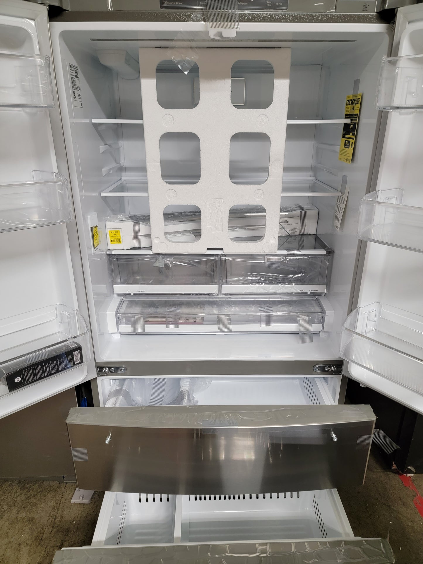 LG 22.7 cu ft 4-Door Counter-Depth French Door Refrigerator  - LMWC23626S