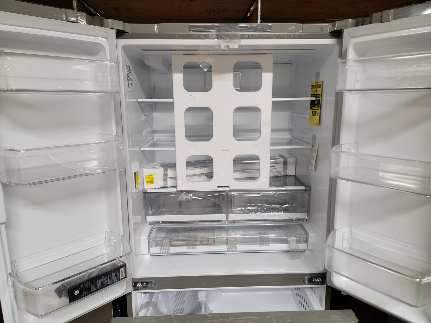 LG 22.7 cu ft 4-Door Counter-Depth French Door Refrigerator  - LMWC23626S