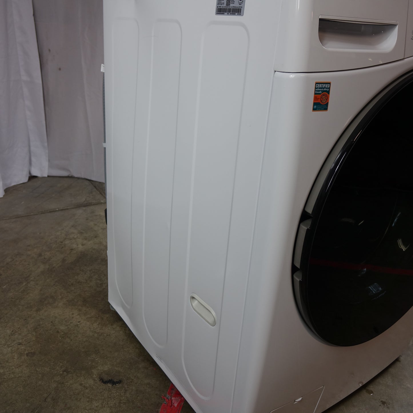 LG 4.5cu Stackable Smart Front Load Washer w/ Steam - WM4080HWA