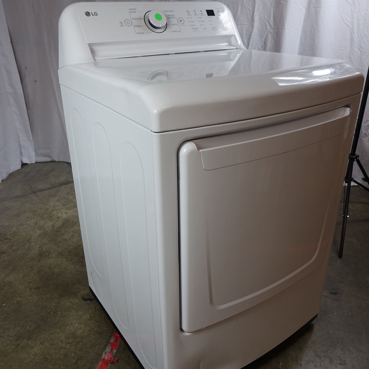 LG 7.3cu Ultra Large Capacity Electric Dryer w/ Sensor Dry - DLE7000W