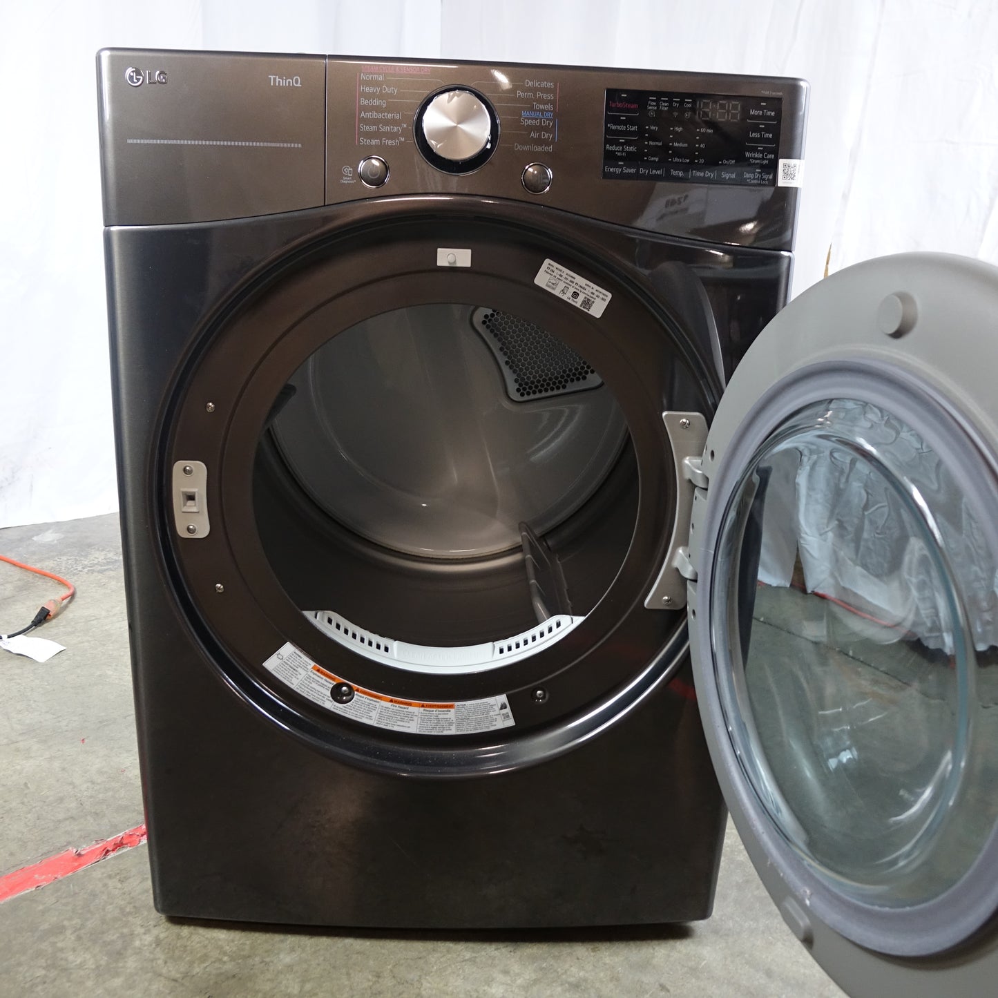 LG 4.5cu Stackable Front Load Washer & 7.4cu Electric Dryer - Black Steel