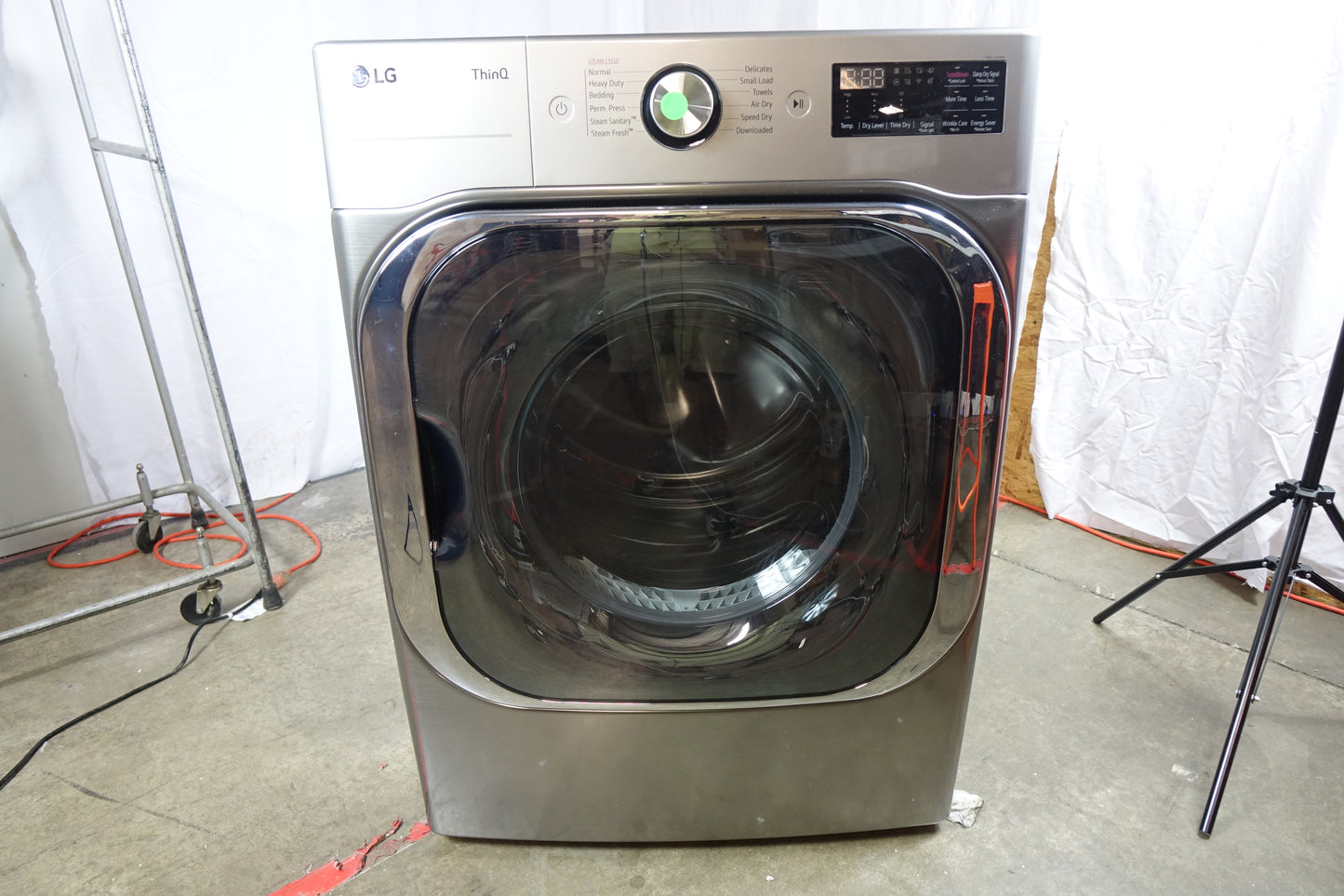 LG 5.2cu Mega Capacity Front Load Washer & 9.0cu Electric Dryer - Graphite Steel