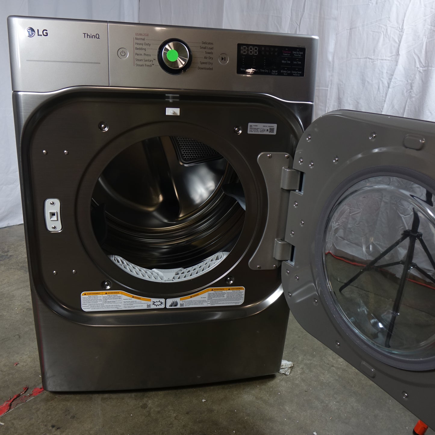 LG 5.2cu Mega Capacity Front Load Washer & 9.0cu Electric Dryer - Graphite Steel