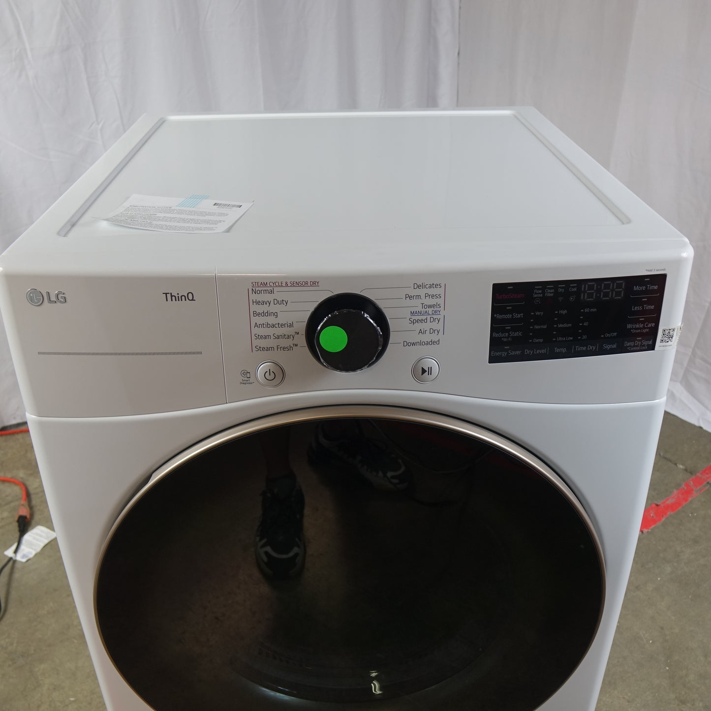 LG 4.5cu Stackable Front Load Washer & 7.4cu Electric Dryer - White