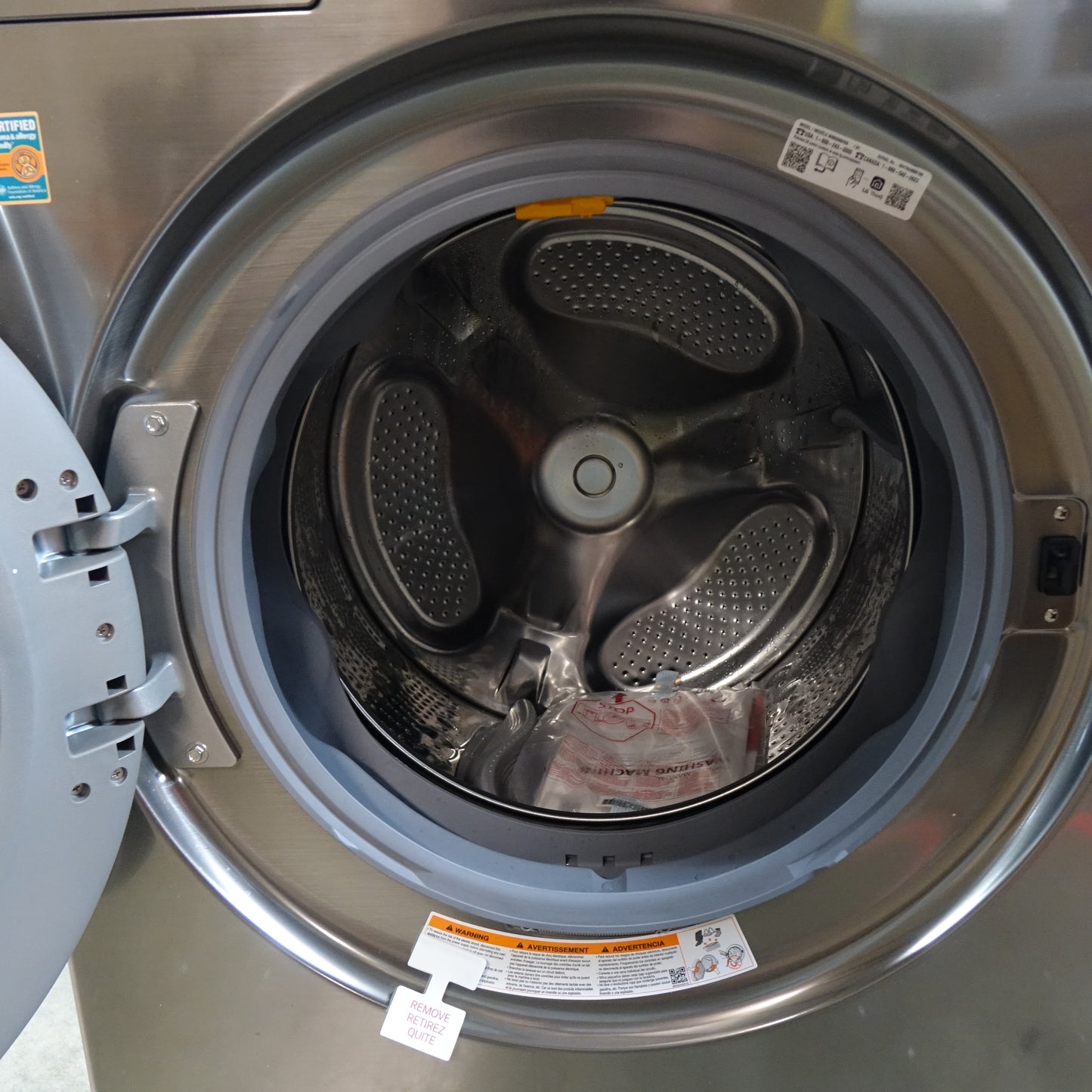 LG 4.5cu Stackable Front Load Washer /w Steam & TurboWash - WM5500HVA