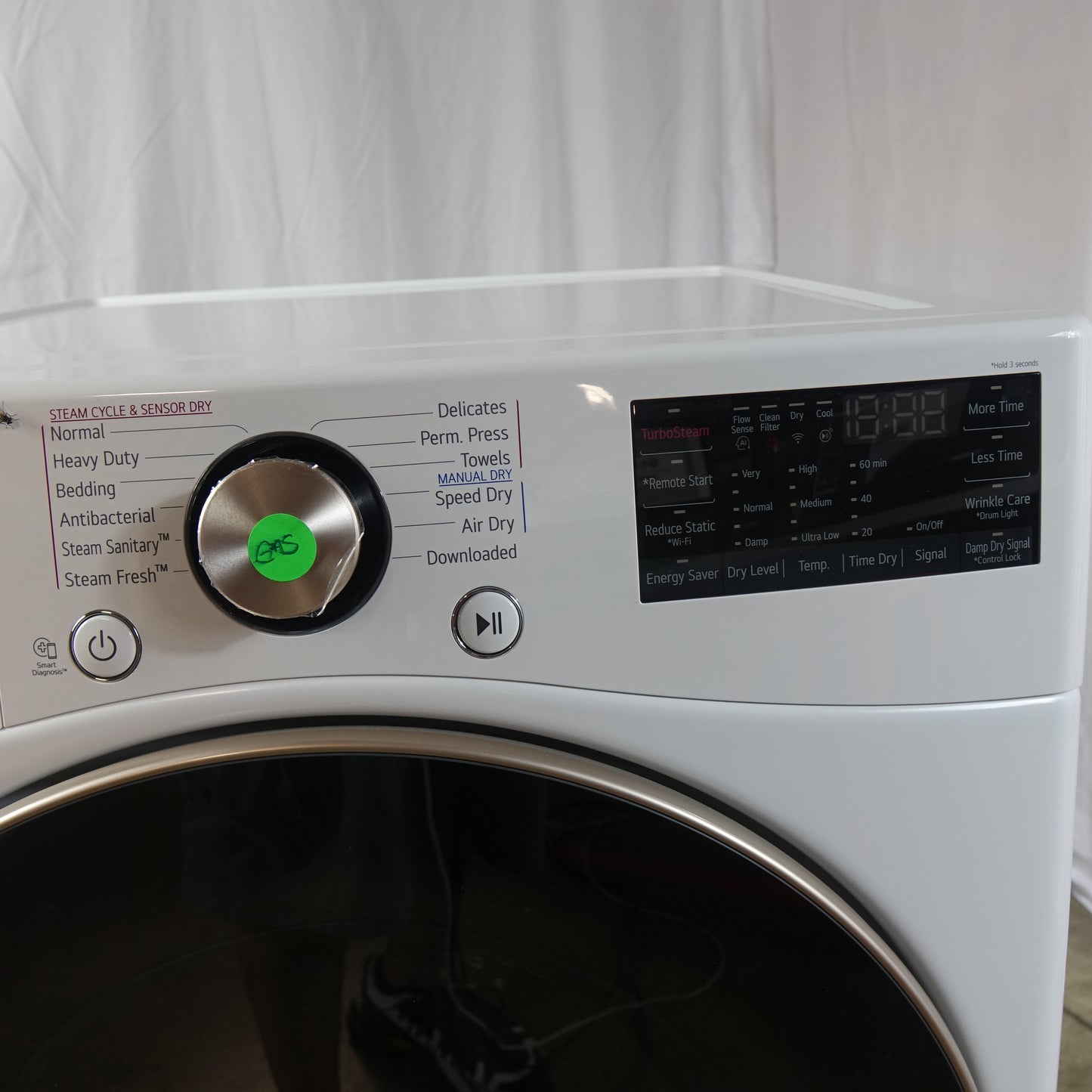 LG TurboSteam 7.4cu Stackable Gas Dryer w/ SMART Steam Dry - DLGX4001W