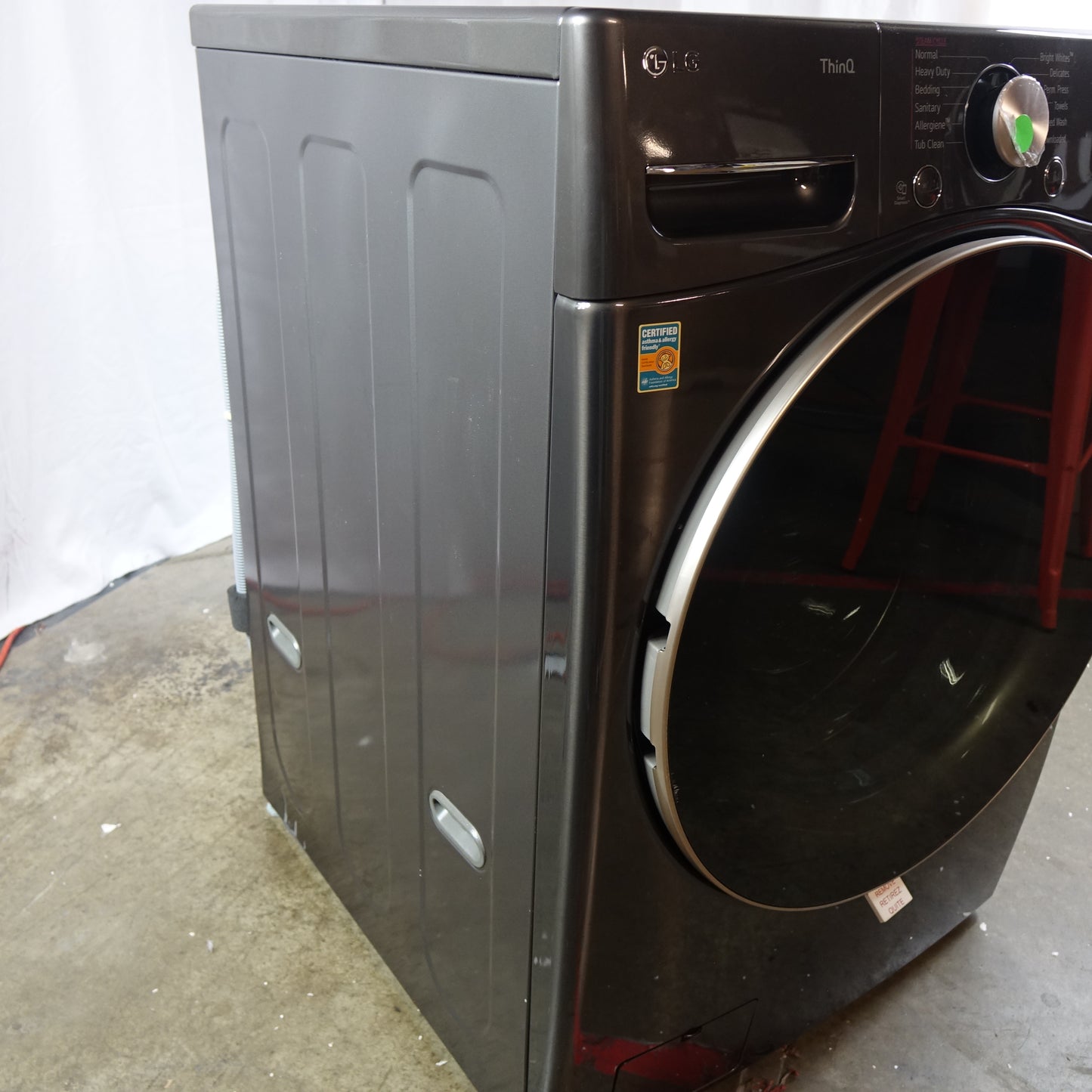 LG 4.5cu Stackable Front Load Washer /w Steam & TurboWash - WM4000HBA