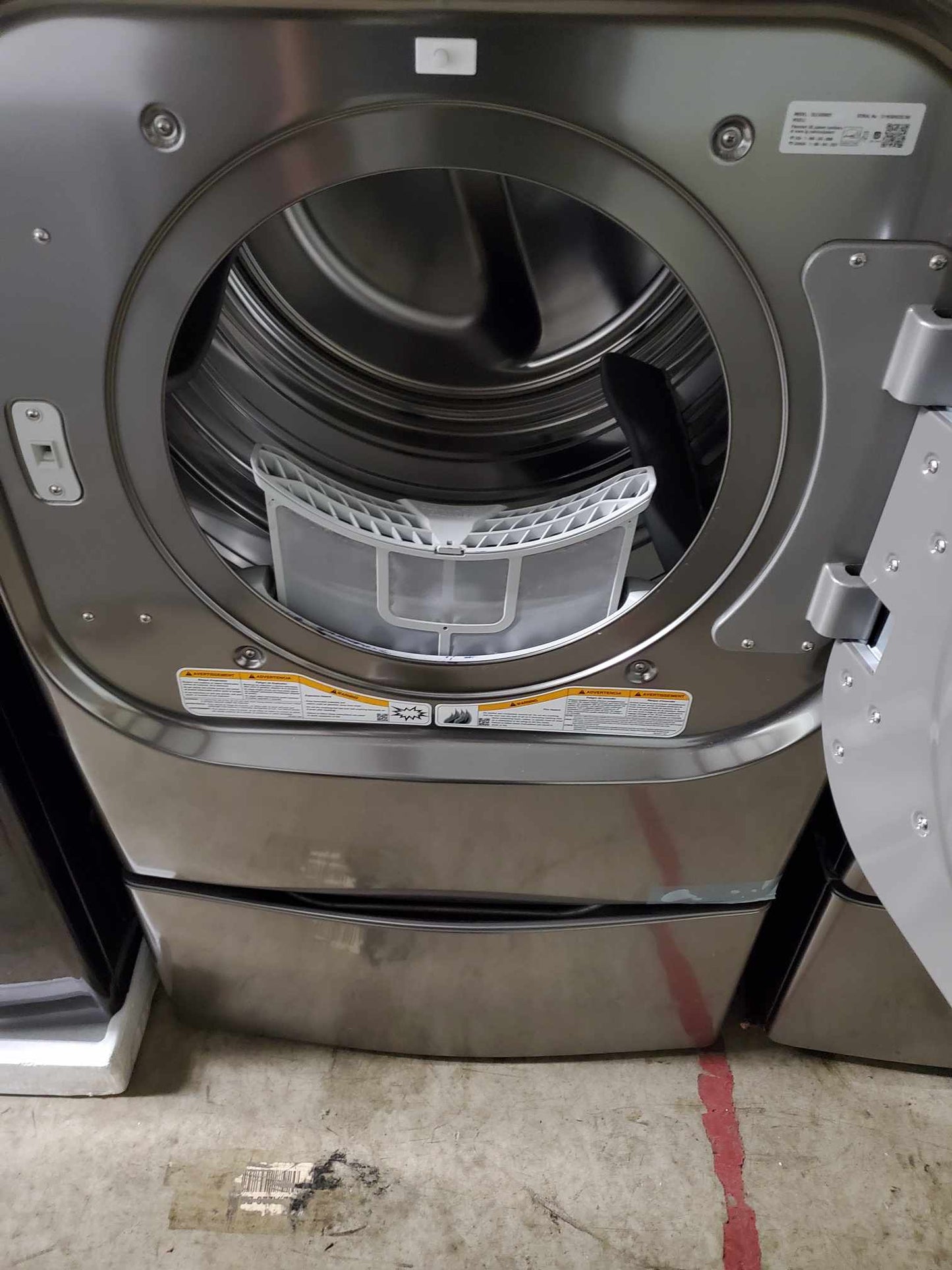 LG 5.2cu Mega Capacity Front Load Washer & 9.0cu Electric Dryer - Graphite Steel