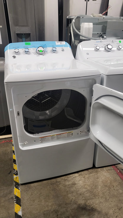 GE 4.2 Cu. Ft. Top Load Washer and 7.2 Cu. Ft. Electric Dryer Set